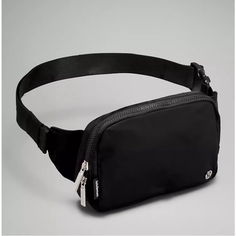 Lululemon Everywhere Belt Bag